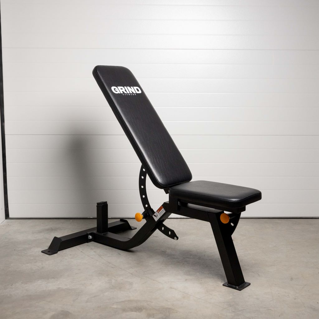 GRIND economy bench with flat seat and back leaning back rest
